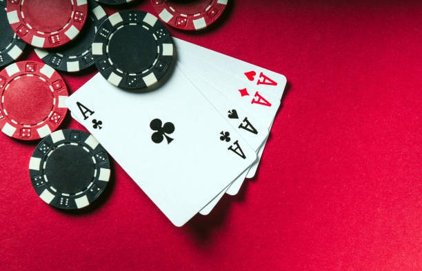 Roulette live action and real-time settlement Roulette wheel spinning with live dealer commentary on Microgaming