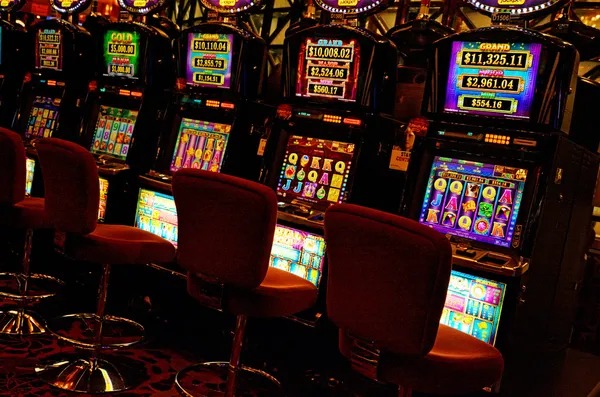 Live dealer studio with HD cameras and professional lighting at indo4dpools wap